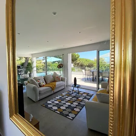 别墅 6 Chambres, Piscine, Vue Mer, A Proximite De La , 滨海卡瓦莱尔