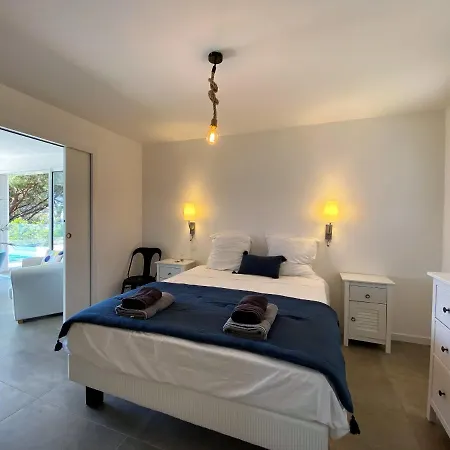 6 Chambres, Piscine, Vue Mer, A Proximite De La , 滨海卡瓦莱尔